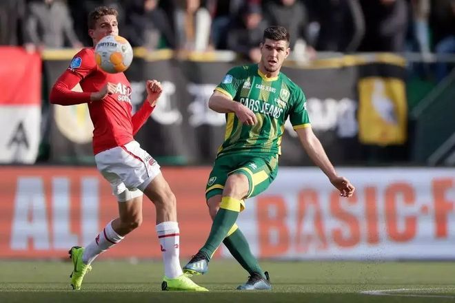 随后一人独 随后一人独