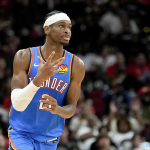 阿斯：德容已经退烧，参加了巴萨周四的训练课（阿斯报道：德容已退烧，周四随巴萨合练）